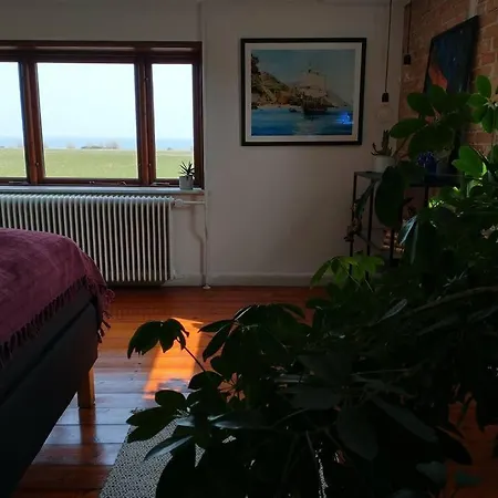 Idyllisk Gard Med Ro, Plads Og Havudsigt Hesselager