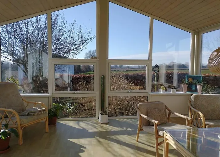 Idyllisk Gard Med Ro, Plads Og Havudsigt *